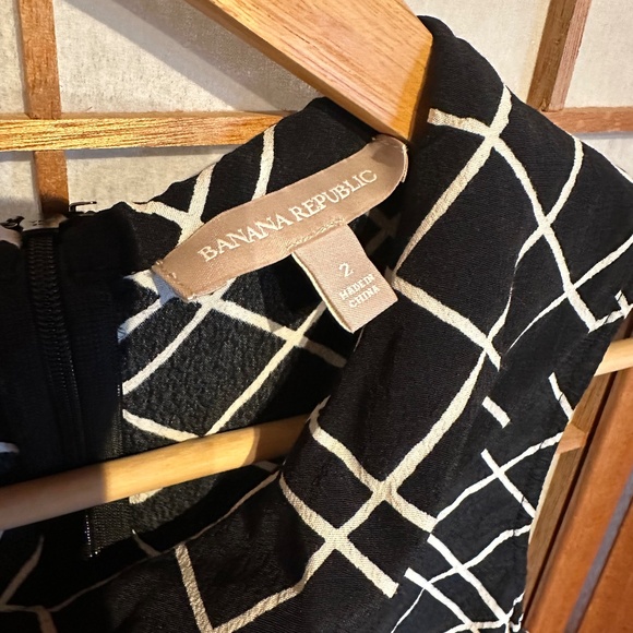 Cowl Neck Check Pattern Sleeveless Blouse - Picture 3 of 11